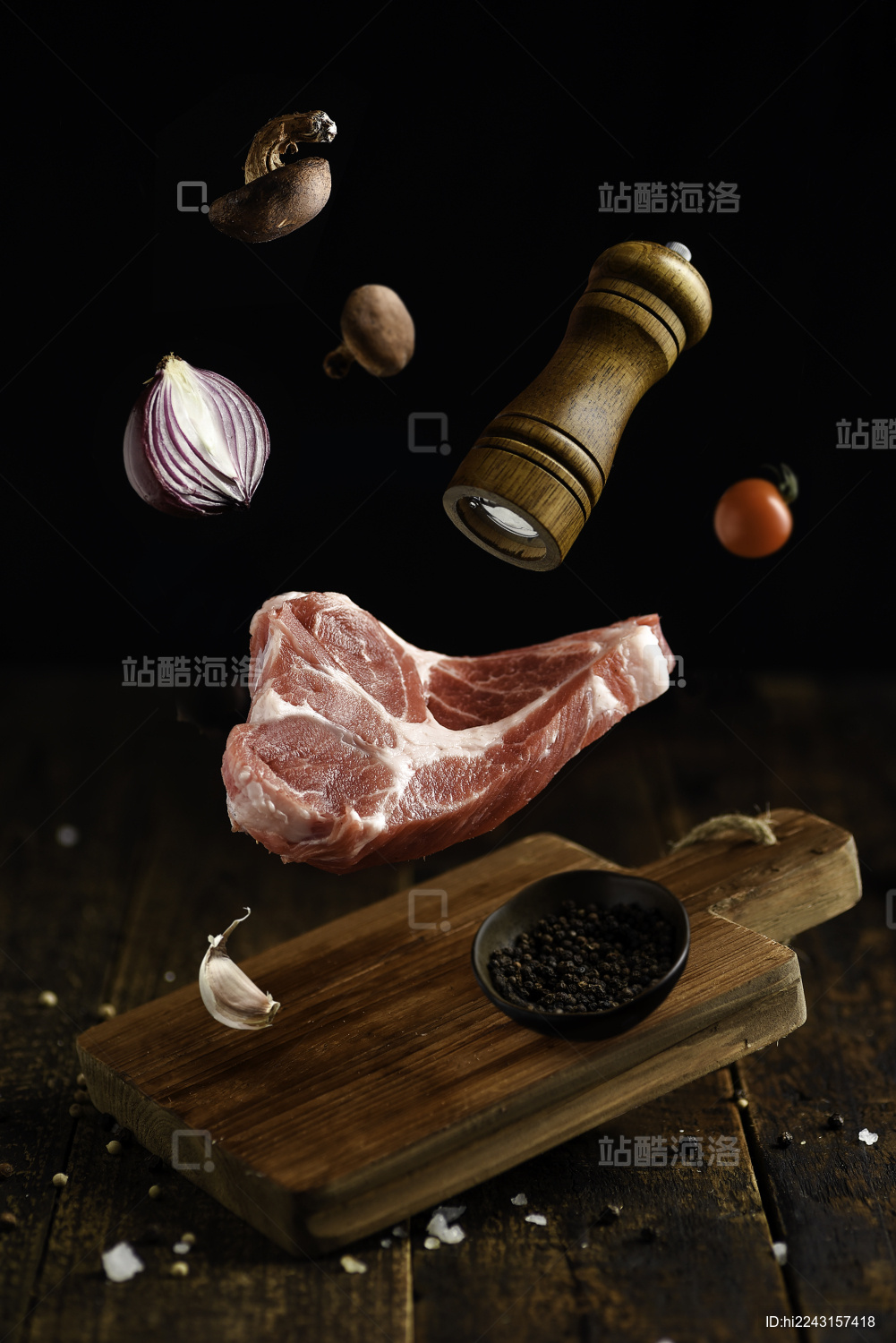 悬浮牛排木质底纹创意拍摄