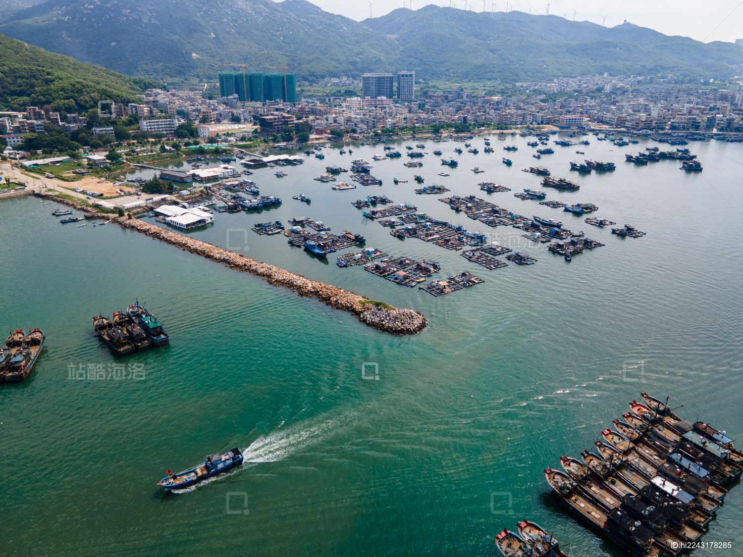 中国广东汕头南澳岛云澳渔港风光航拍