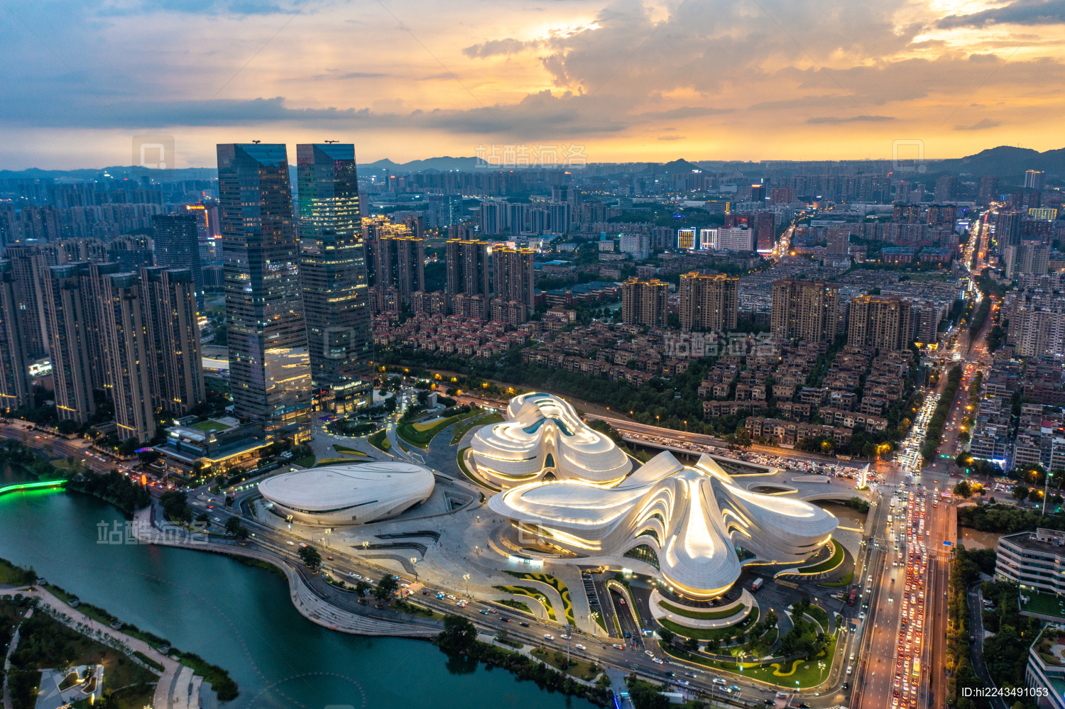 航拍湖南长沙梅溪湖夜景