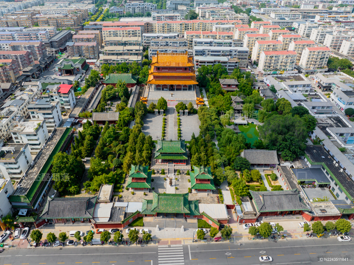 航拍夏季河南许昌春秋楼景区古建筑