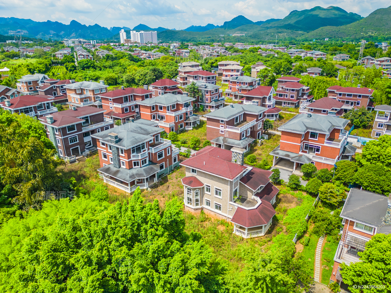 桂林的桂竹路旁的别墅