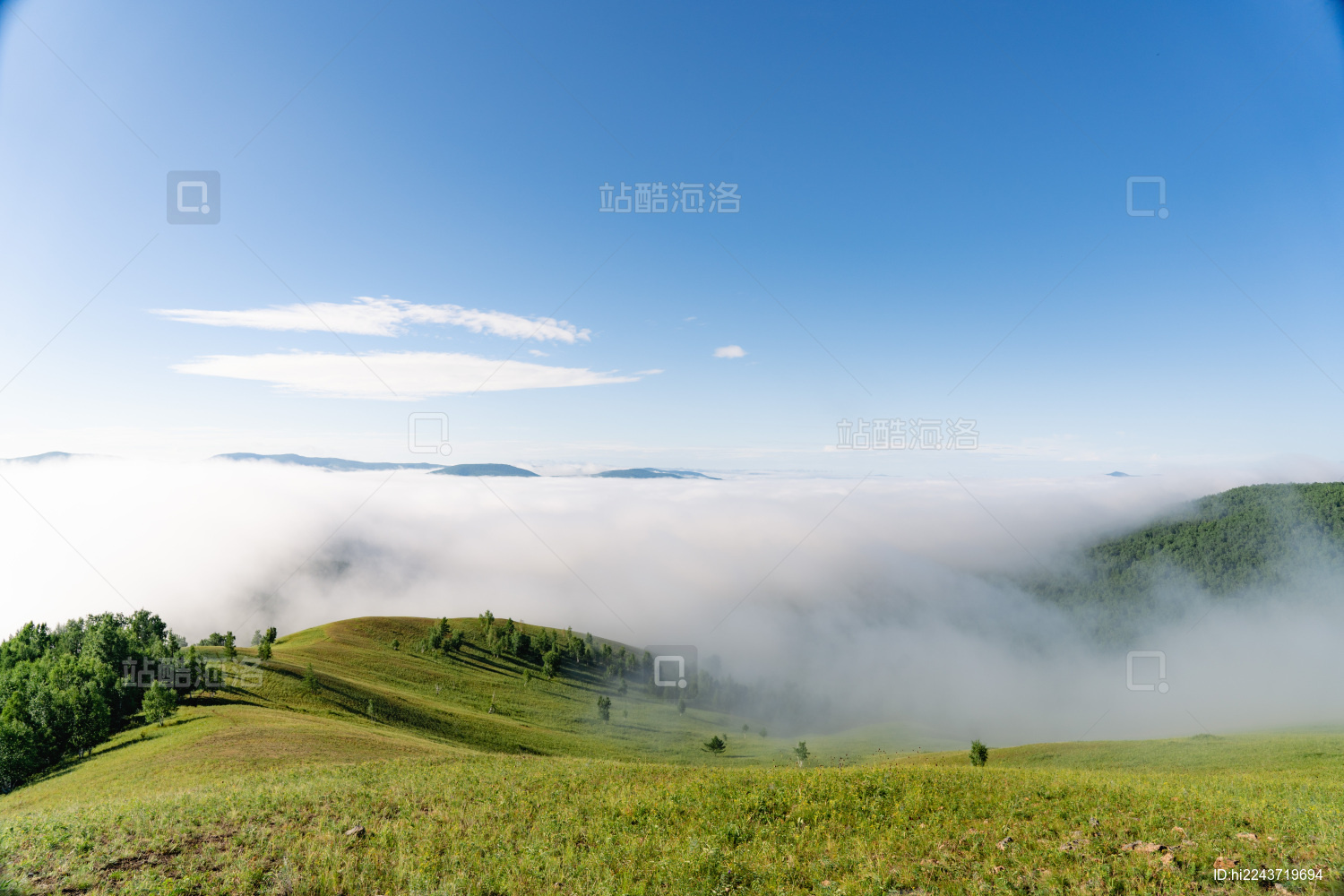 内蒙古呼伦贝尔草原上的云海