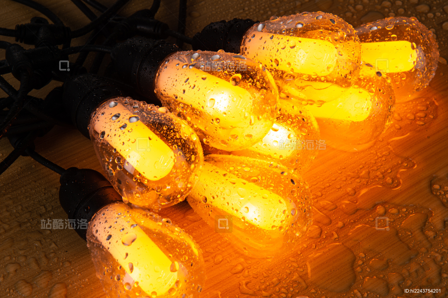 被淋水的装饰灯有防水功能