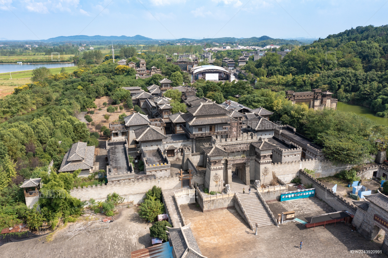 航拍湖北赤壁市三国赤壁古战场景区
