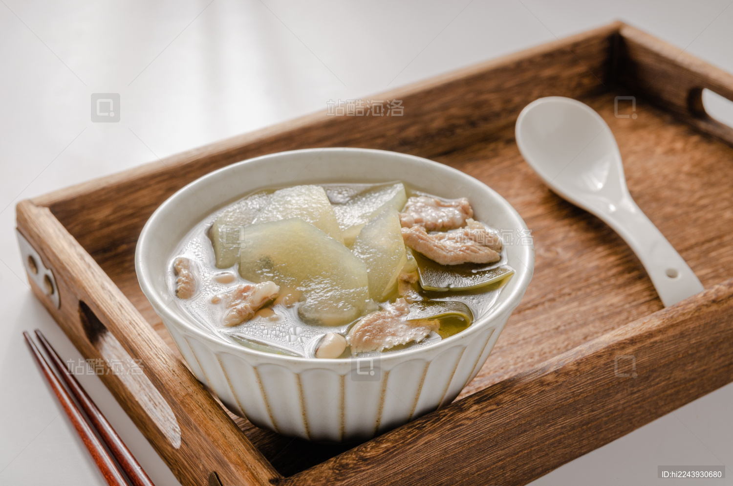 一碗清热祛湿的家常菜冬瓜海带瘦肉汤