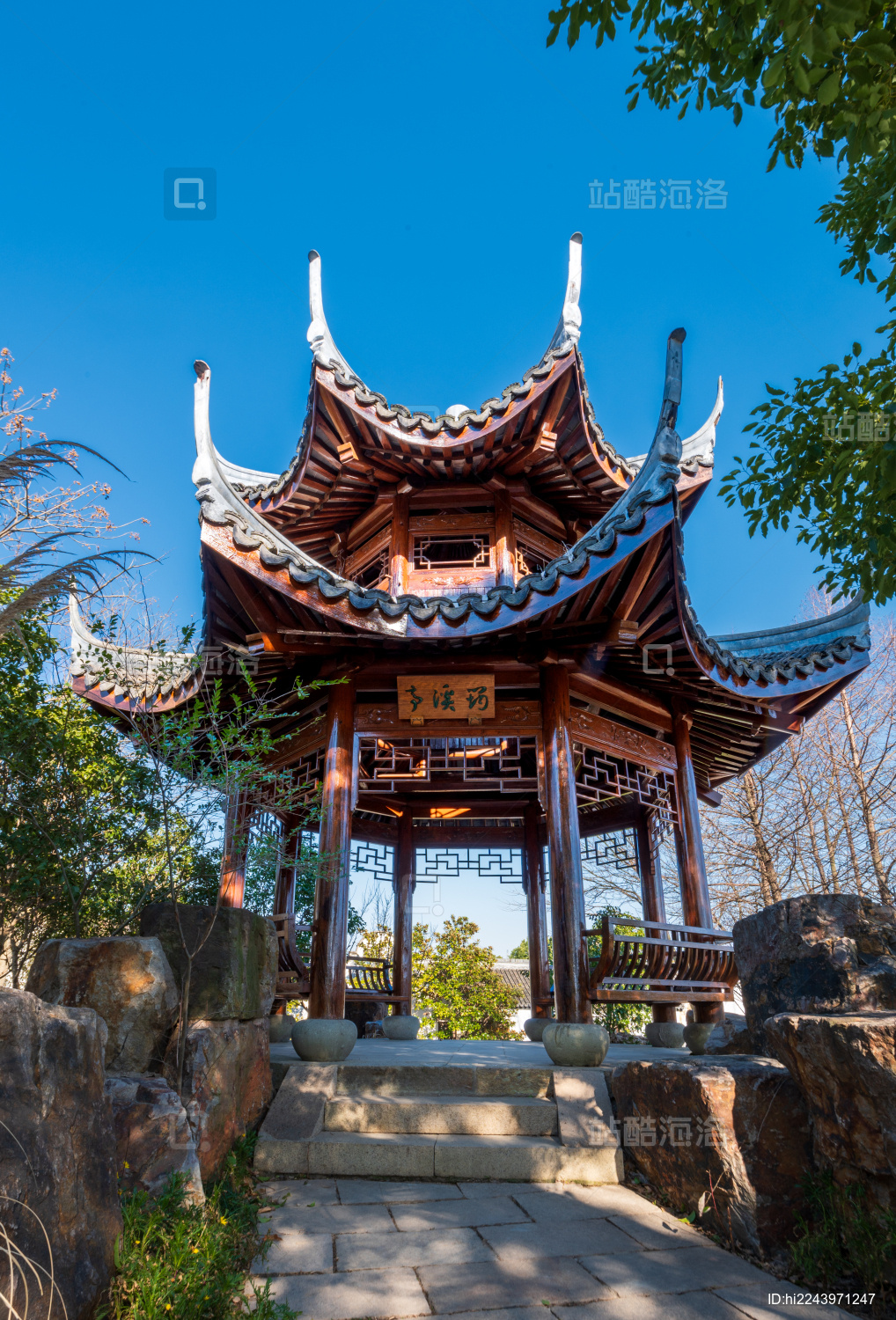 中式八角凉亭复古建筑