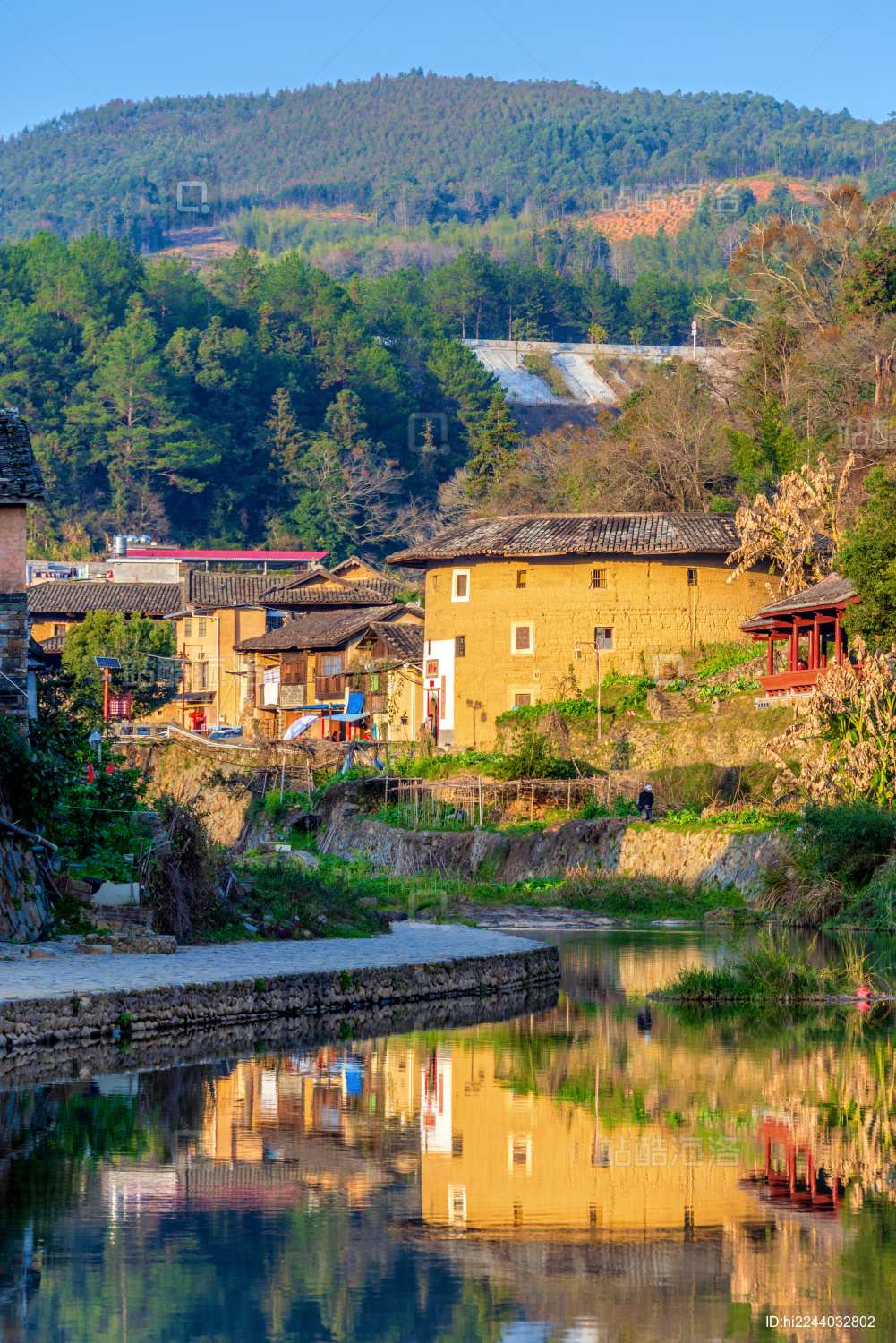 中国福建龙岩永定洪坑土楼群如升楼