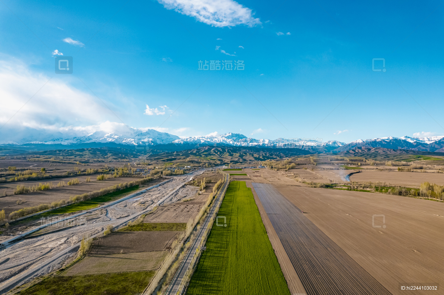 中国新疆大西沟杏花谷