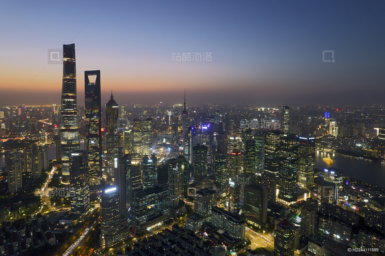 中国上海浦东陆家嘴航拍城市风光夜景_站酷海洛_正版图片_视频_字体