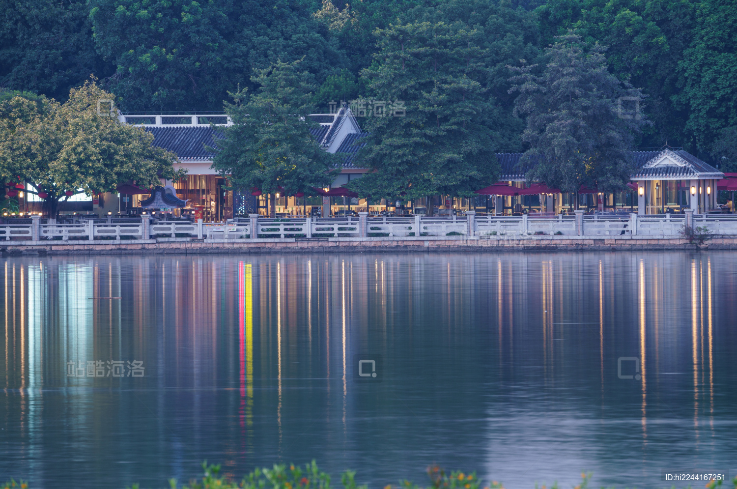 广州海珠湖公园湖岸滨水商业街区