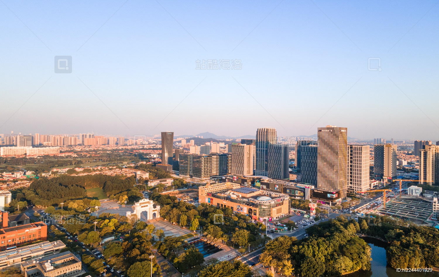 中国佛山顺德北滘新城建筑群和北滘门航拍