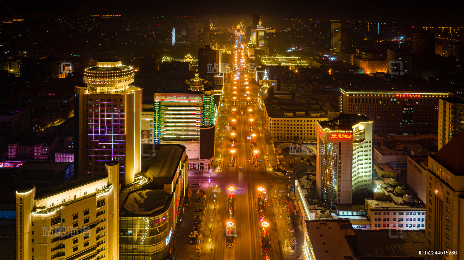 龙年春节里的中国长春城区夜景