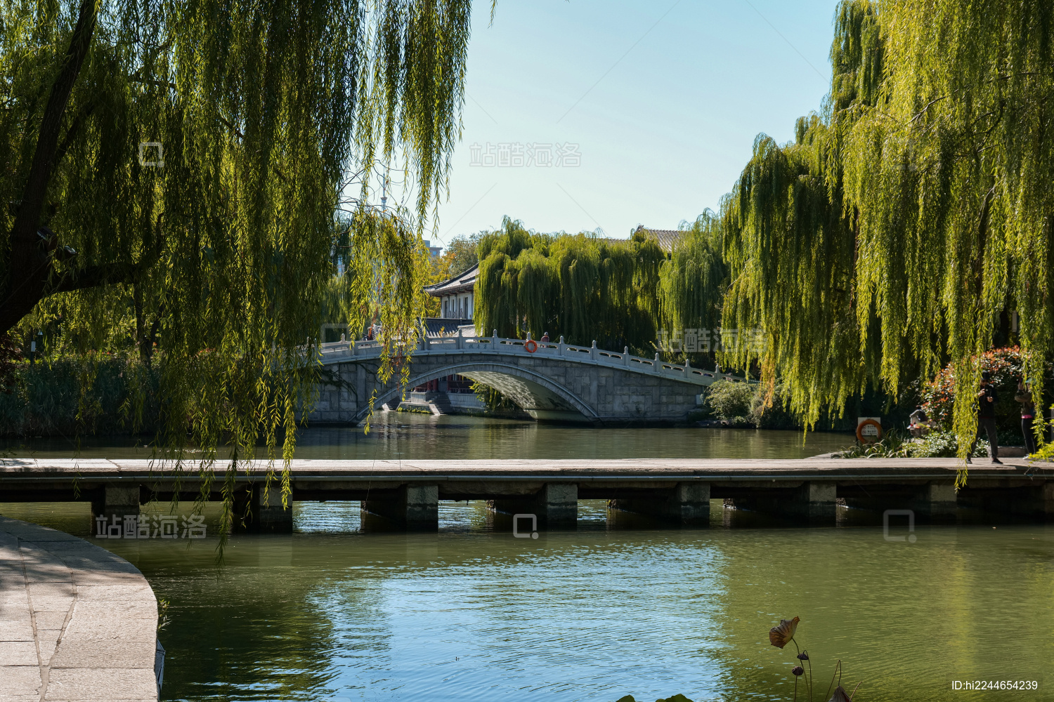 中国山东济南大明湖景区齐音桥