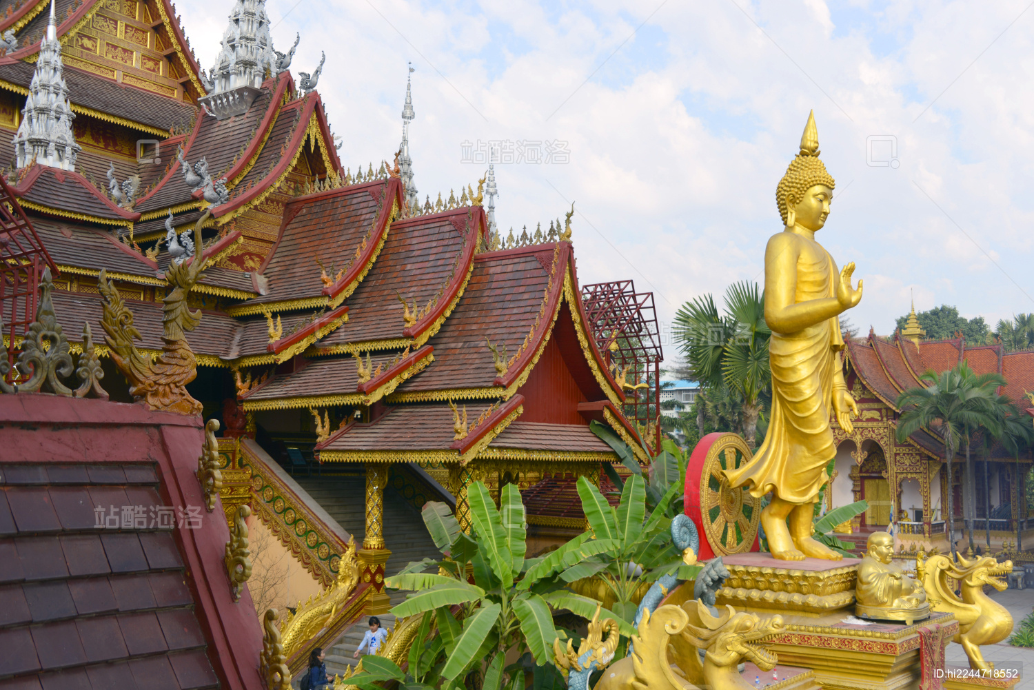 云南西双版纳景洪总佛寺雄罕佛殿金身佛像