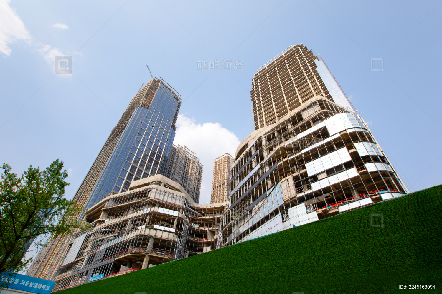 建设中的高层写字楼