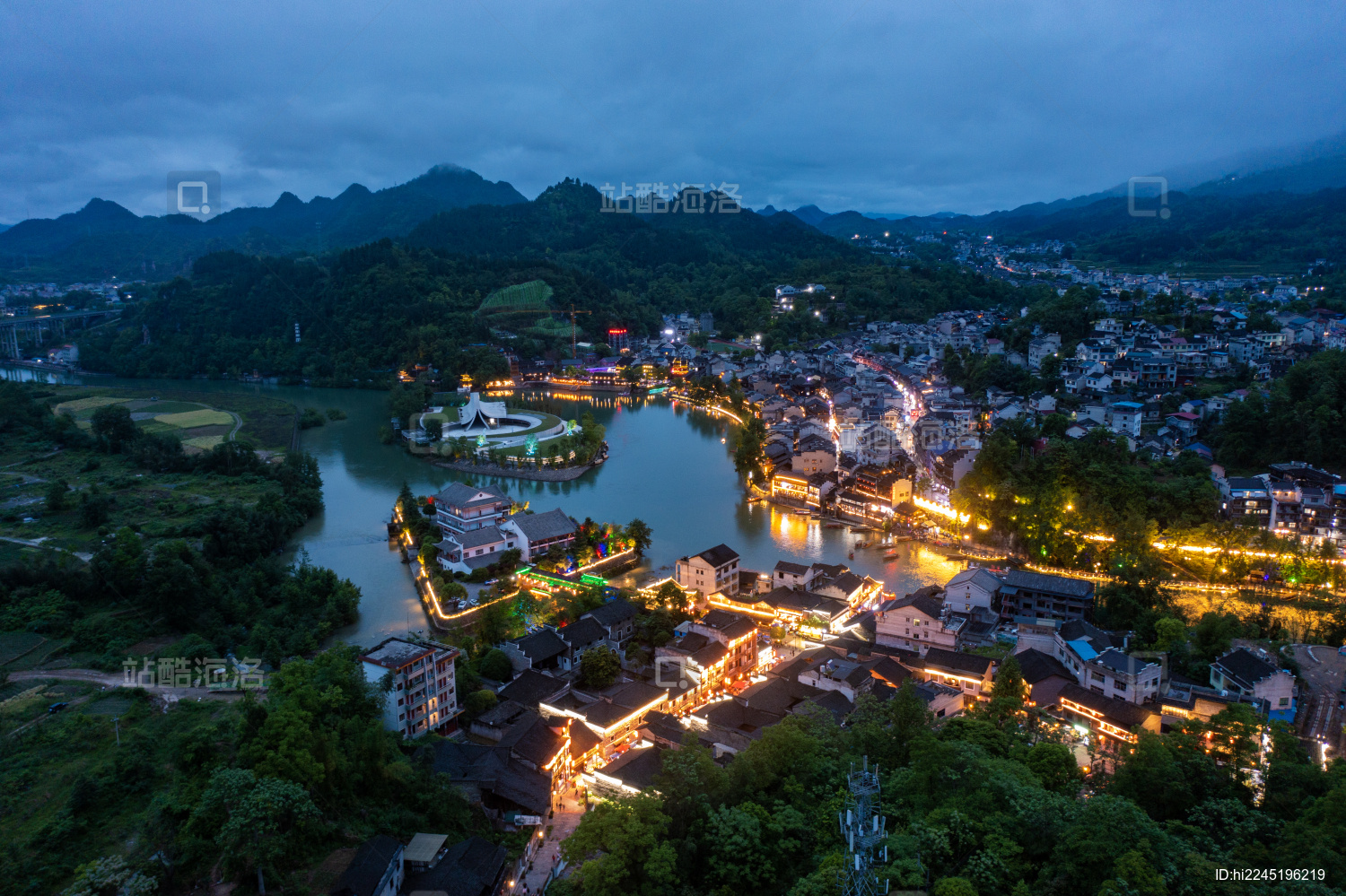 航拍湖南湘西边城茶峒风光