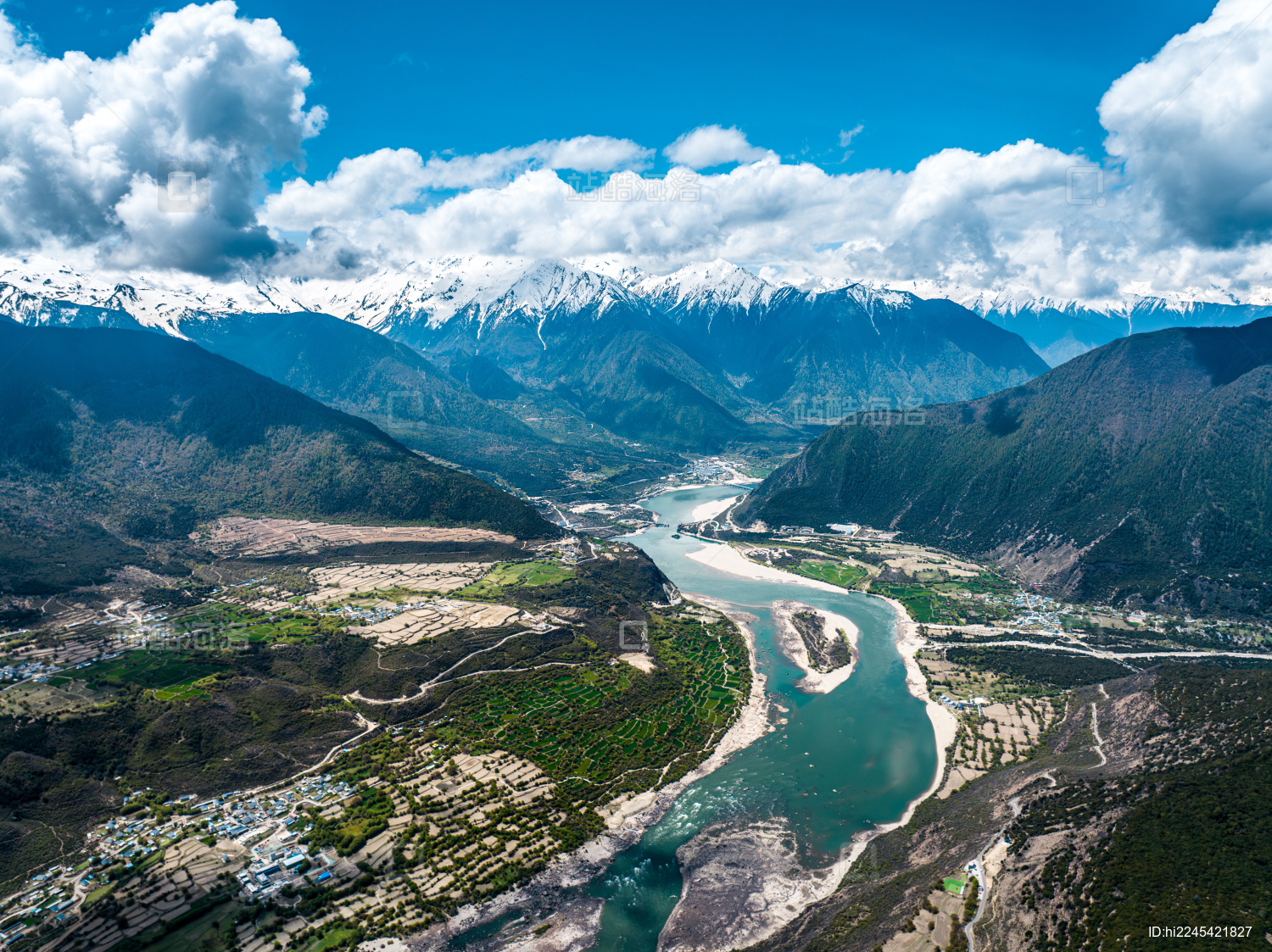 中国西藏索松村雅鲁藏布江航拍