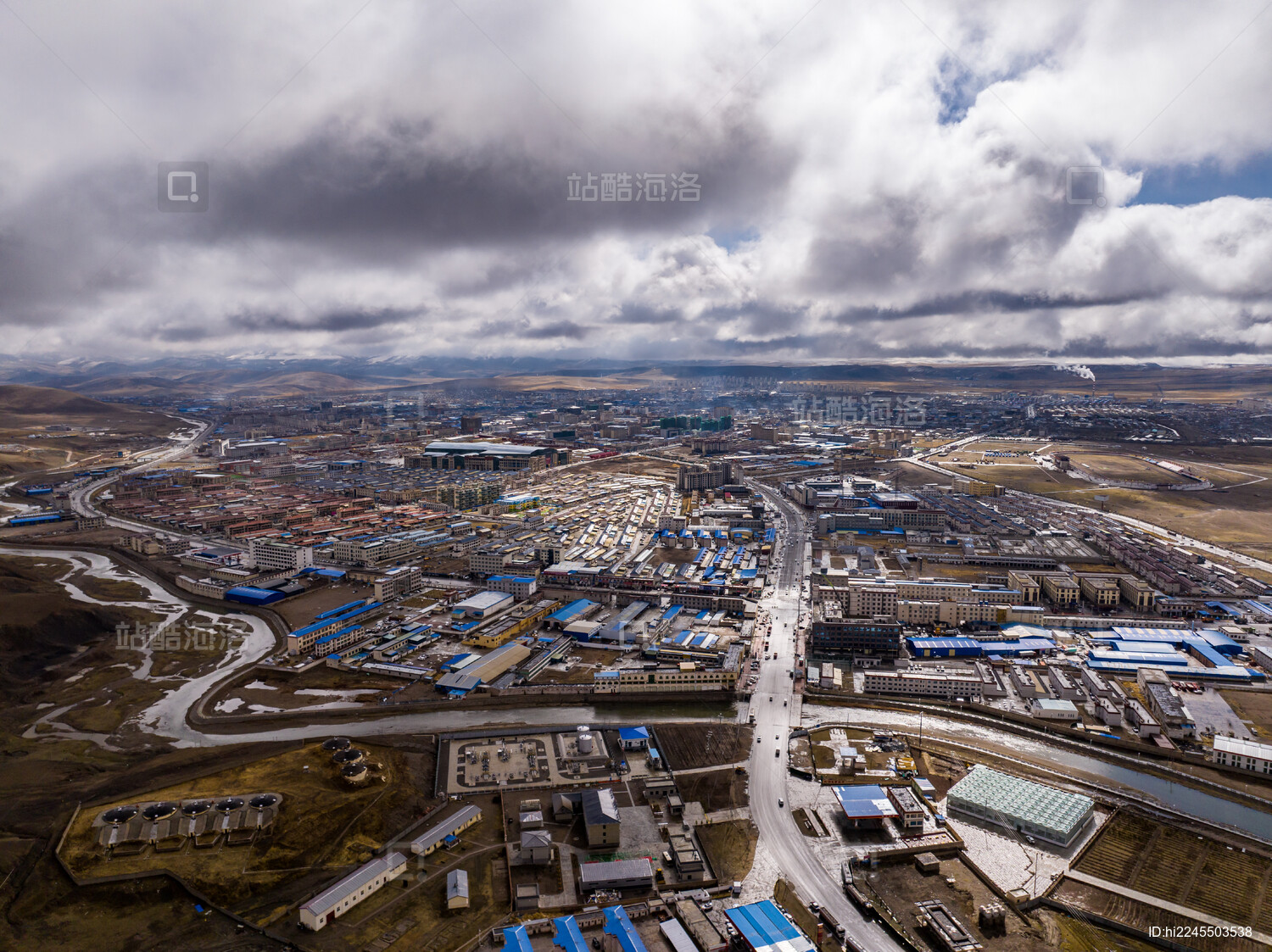 中国西藏那曲市航拍高原城市全景_站酷海洛_正版图片_视频_字体_音乐