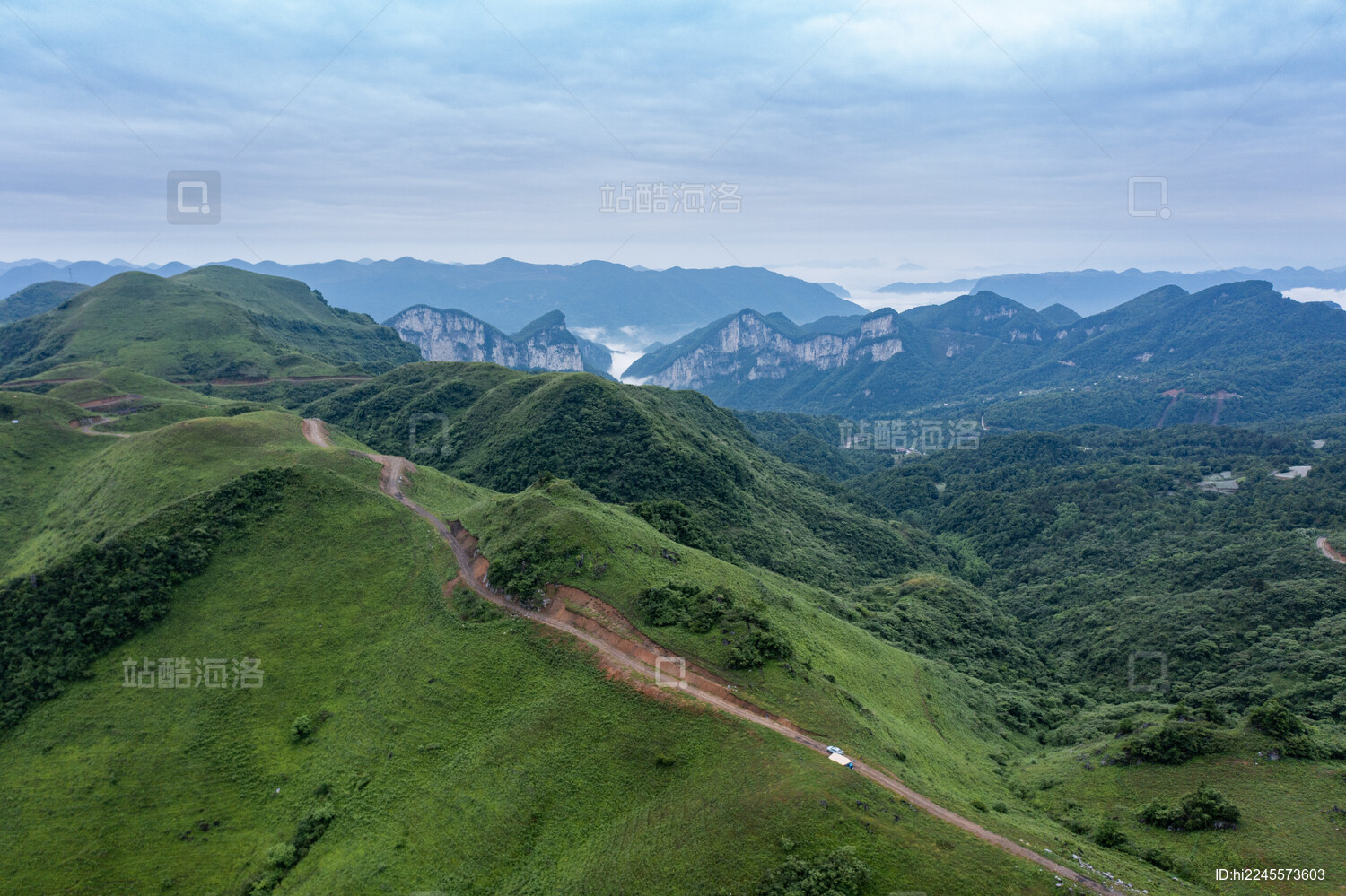 航拍湖南张家界市桑植县白石乡南滩草场