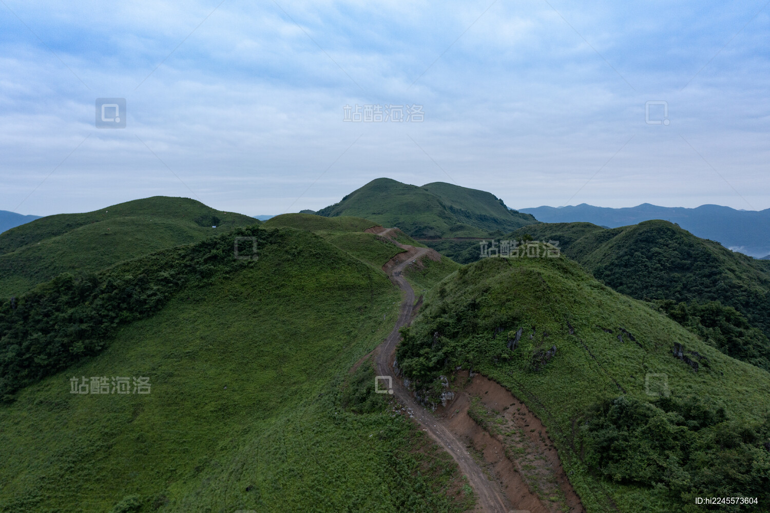 航拍湖南张家界市桑植县白石乡南滩草场