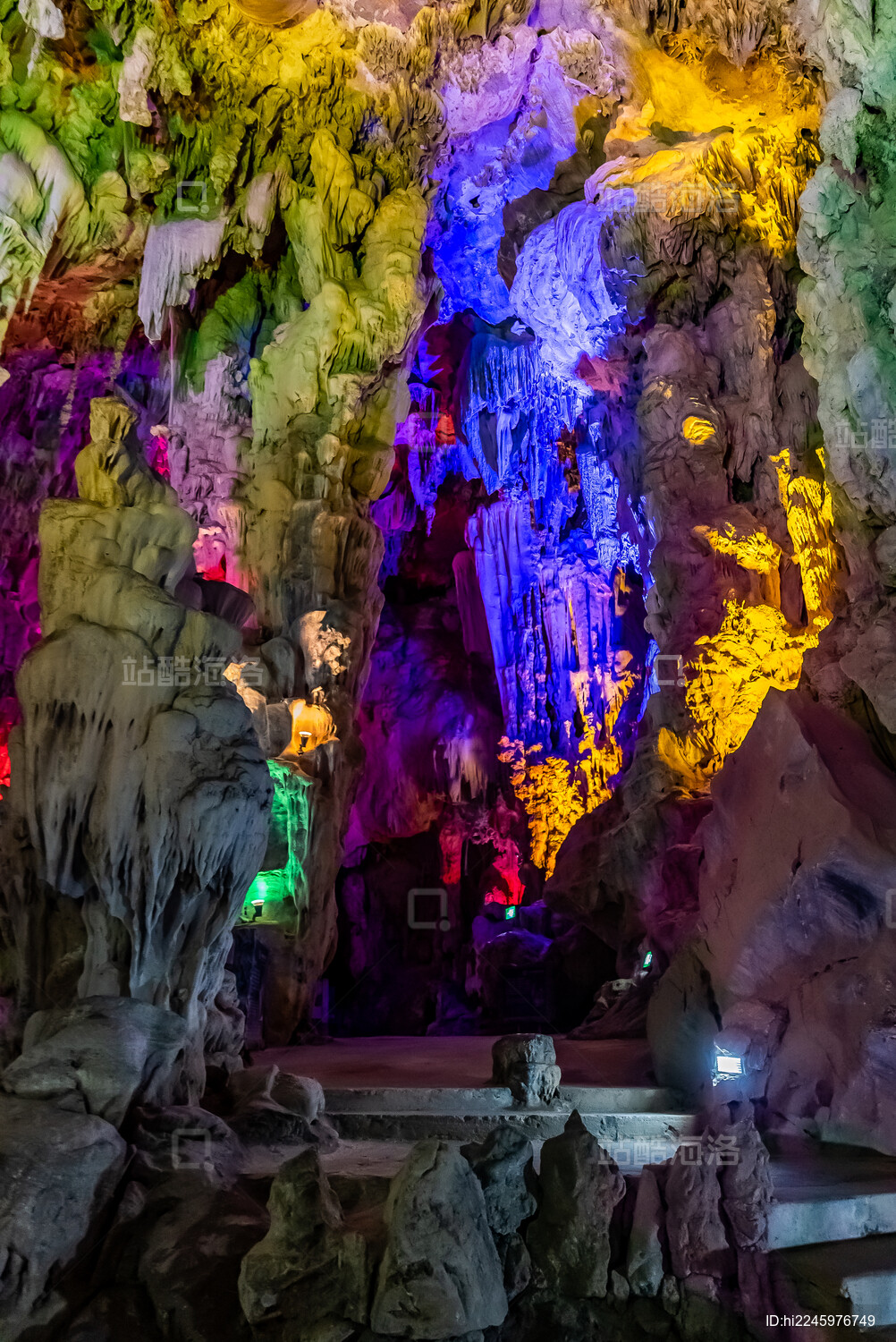 中国广东阳春凌霄岩钟乳石溶洞