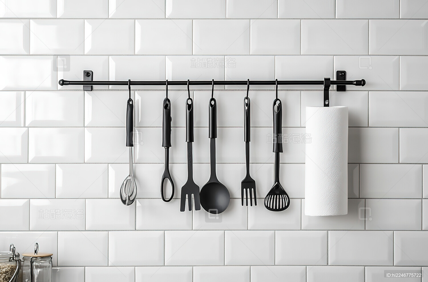 挂在墙上的厨房用具的特写镜头