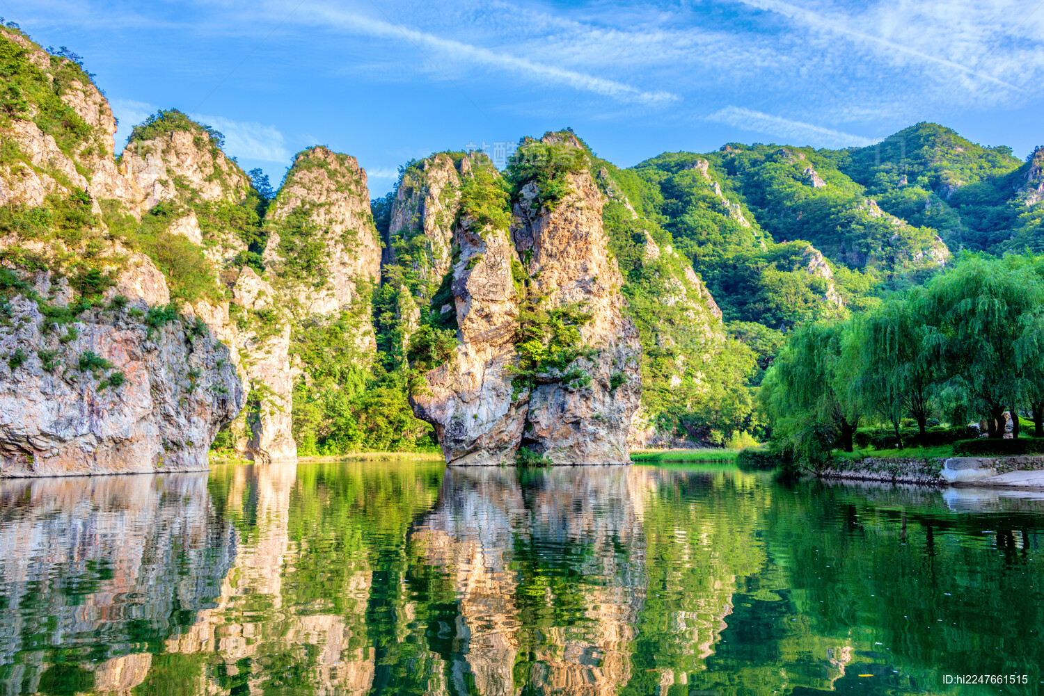 中国辽宁大连庄河冰峪沟中流砥柱