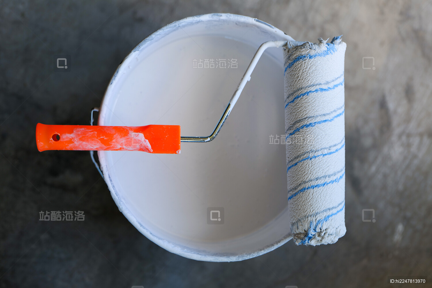 高角度俯拍油漆桶