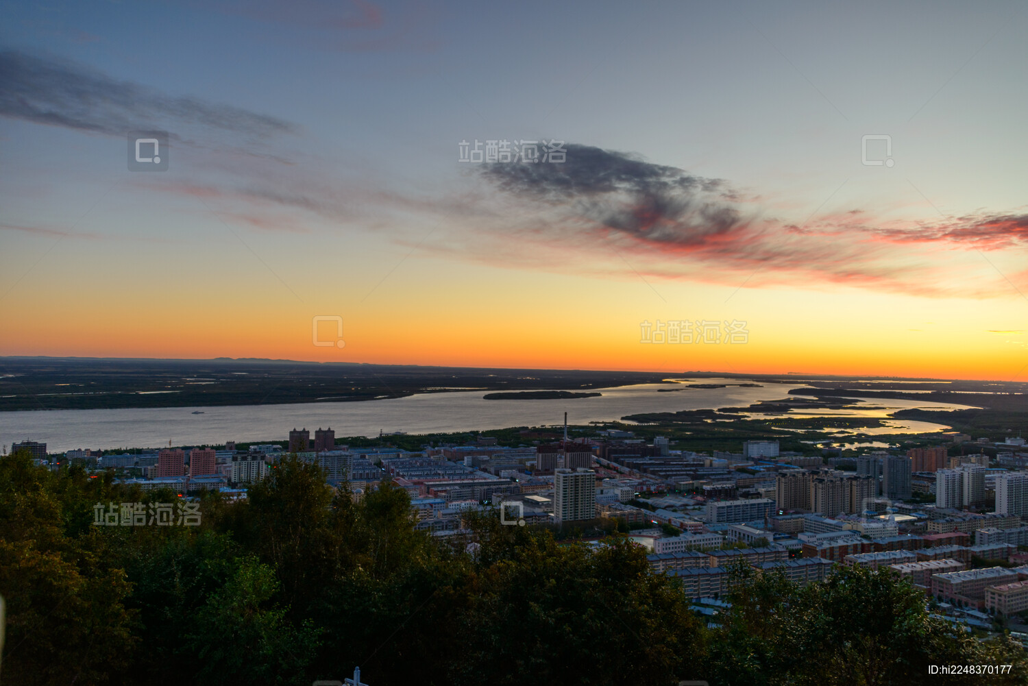 黑龙江省佳木斯市抚远市抚远镇东极阁日出