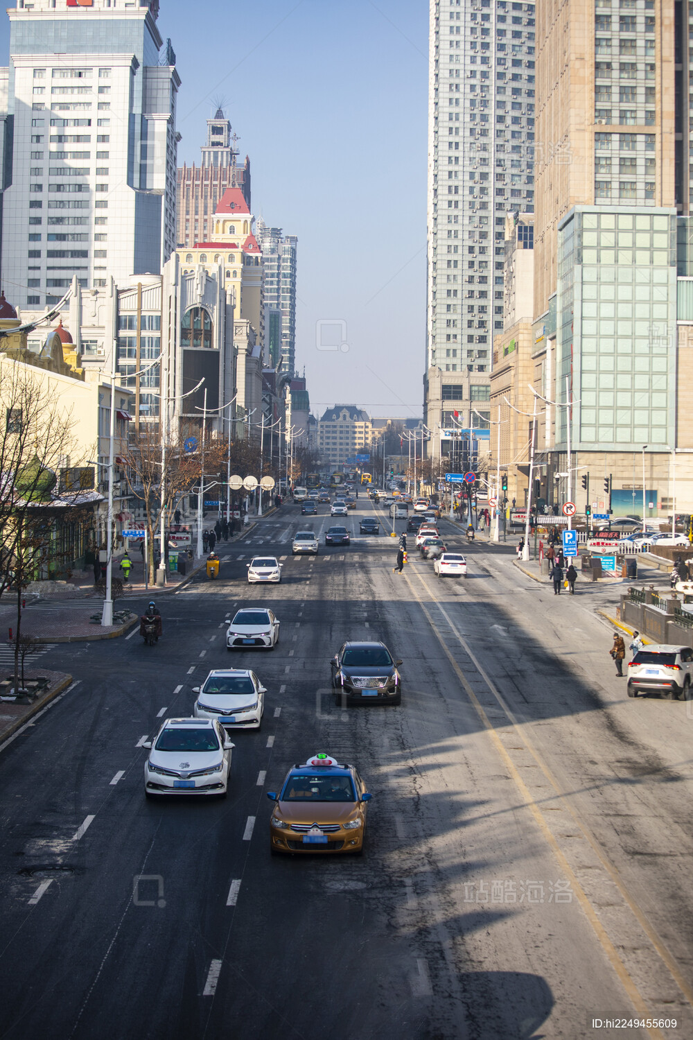 哈尔滨道里区主干道尚志大街城市风光