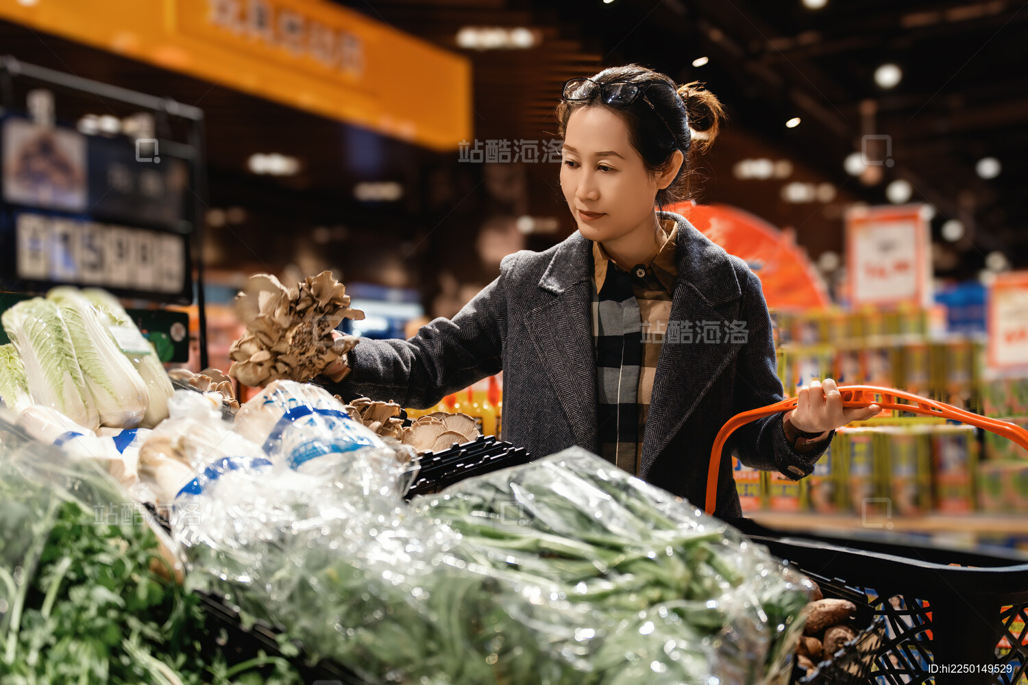 在现代杂货店享受愉快的购物体验