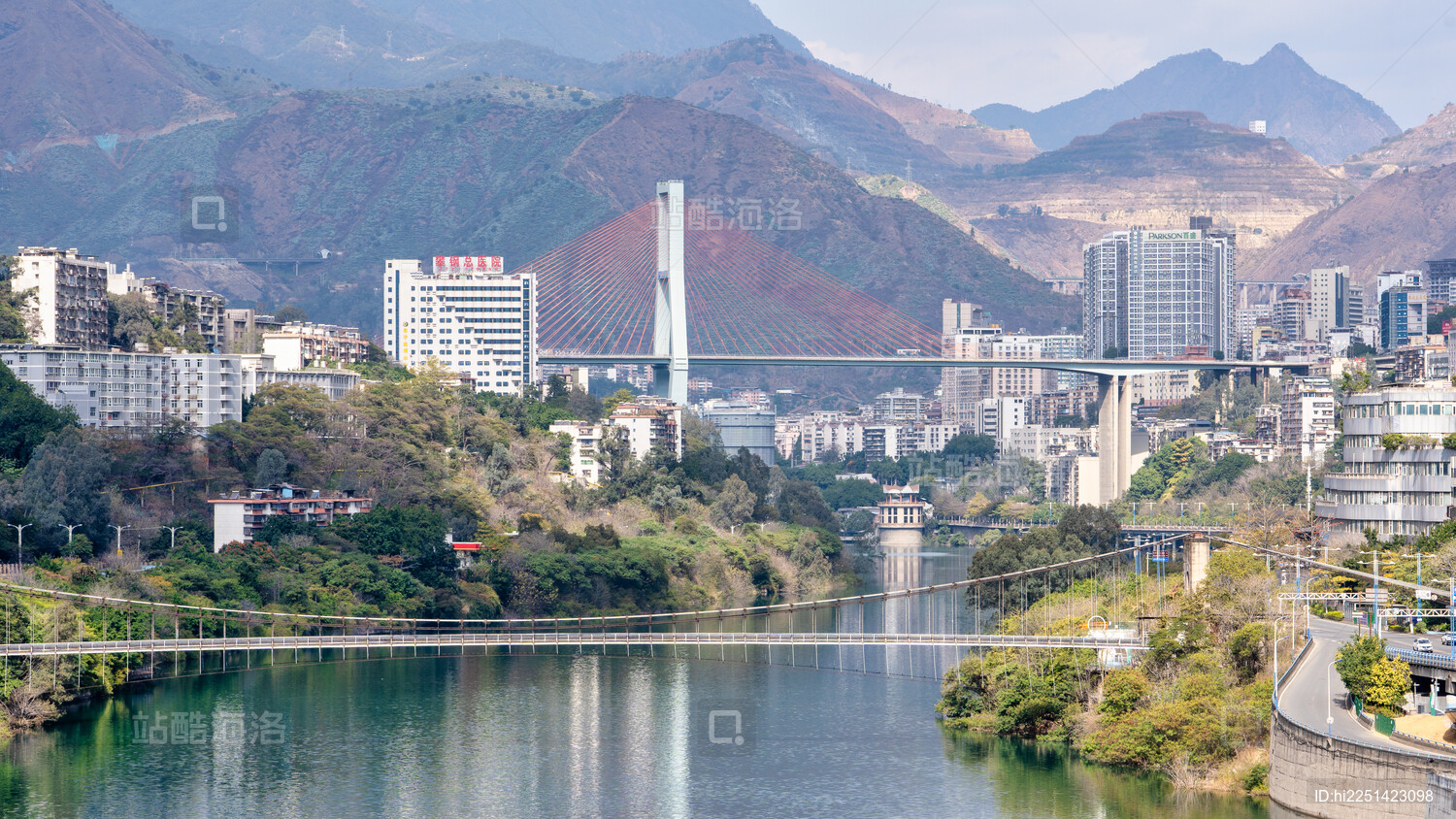 四川攀枝花金沙江上的炳草岗大桥特写