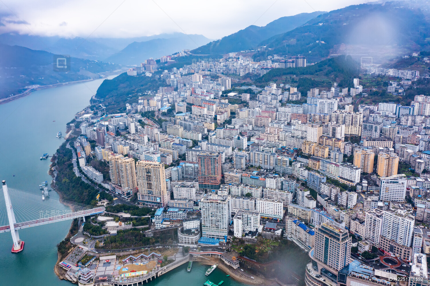 航拍湖北恩施自治州巴东县县城风光