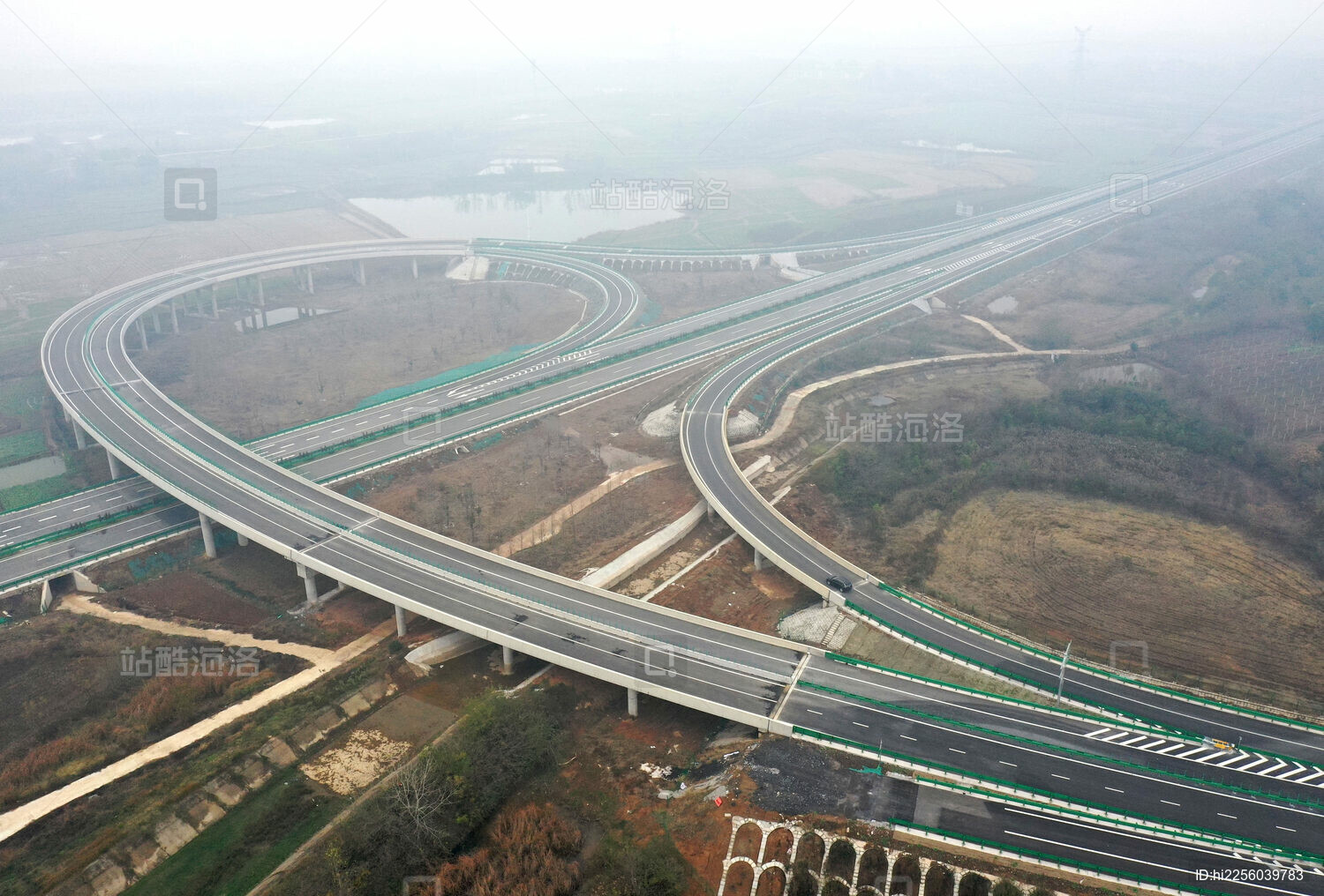 安徽合肥:明巢高速合肥段建成通车