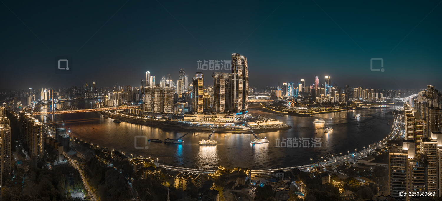 中国重庆市渝中半岛城市天际线夜景全景