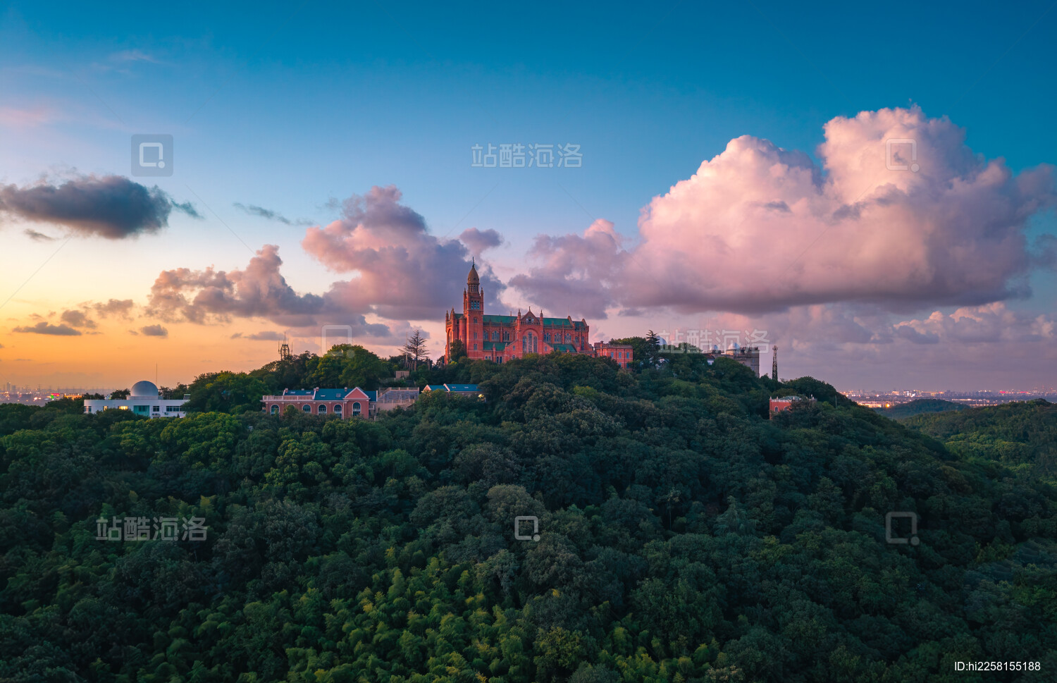 上海市西佘山建筑风光航拍