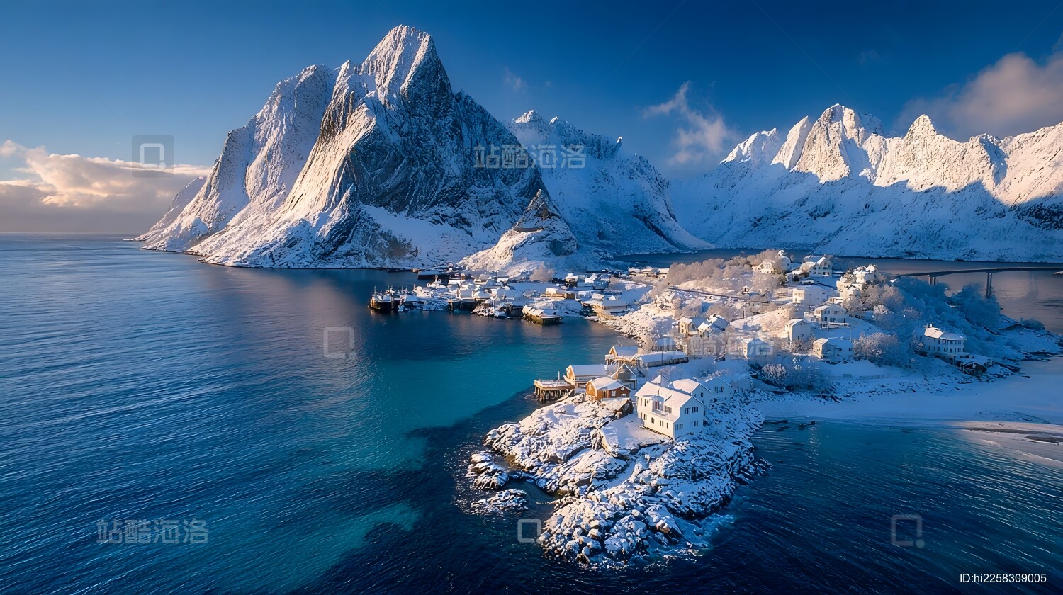 雪域渔村与壮丽山峰