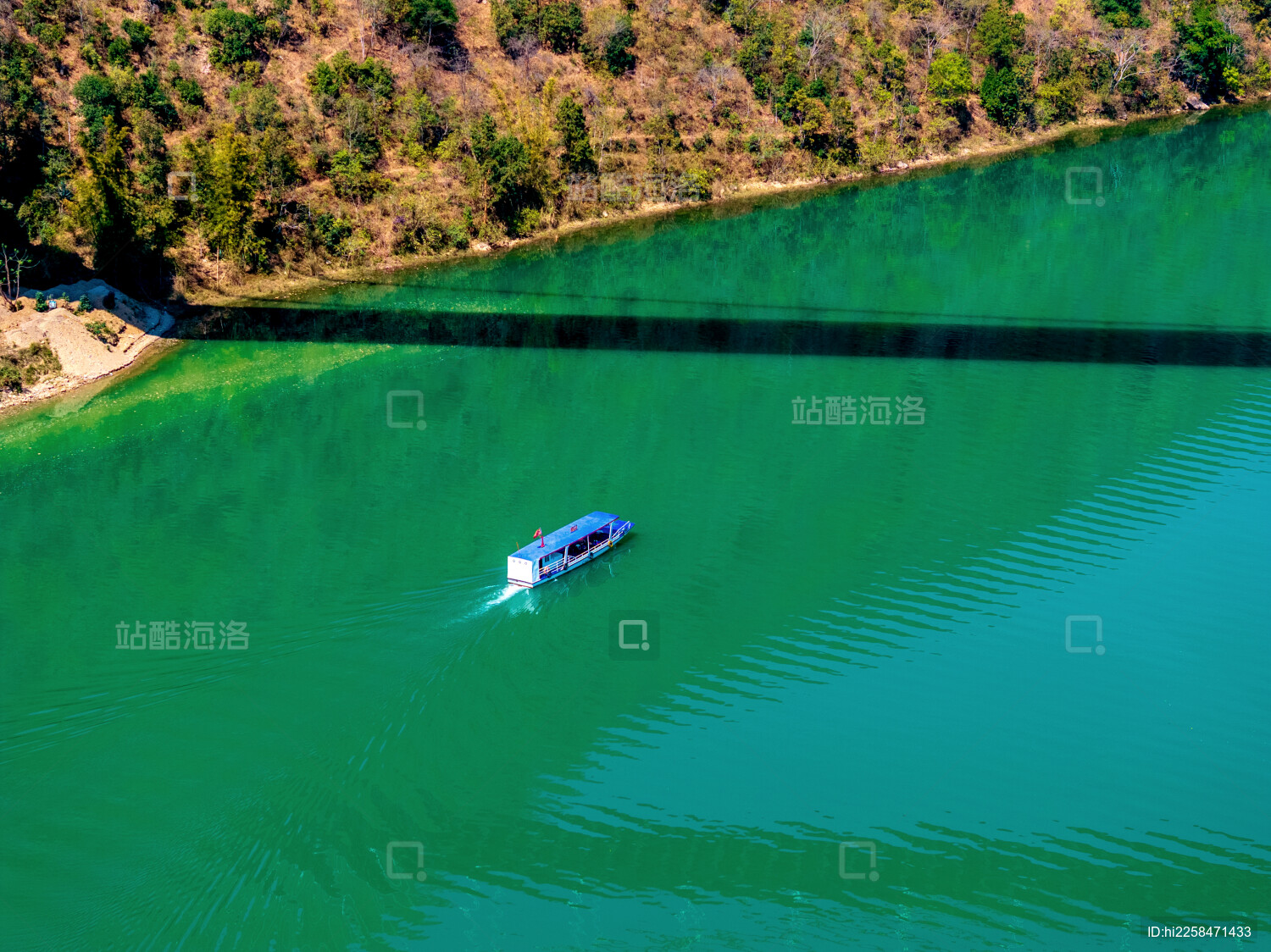 中国云南临沧云县漫湾镇澜沧江航拍风光