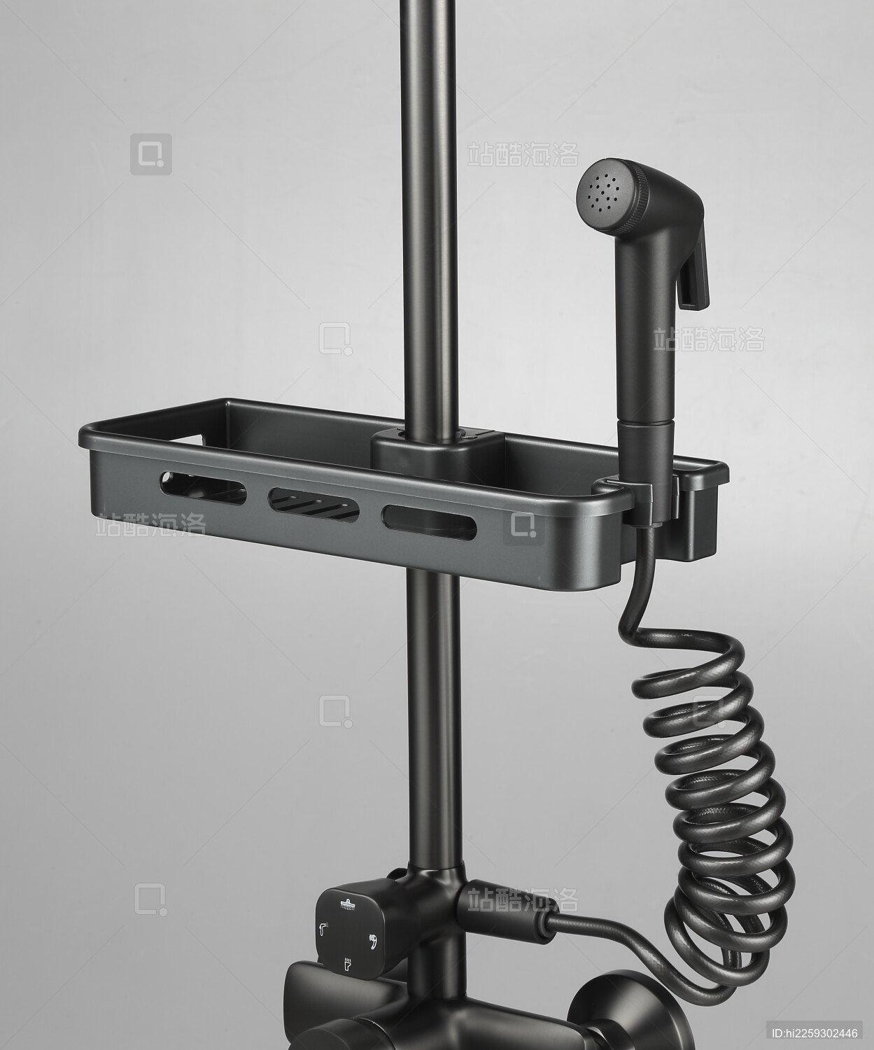 黑色淋浴花洒上的置物架白底特写