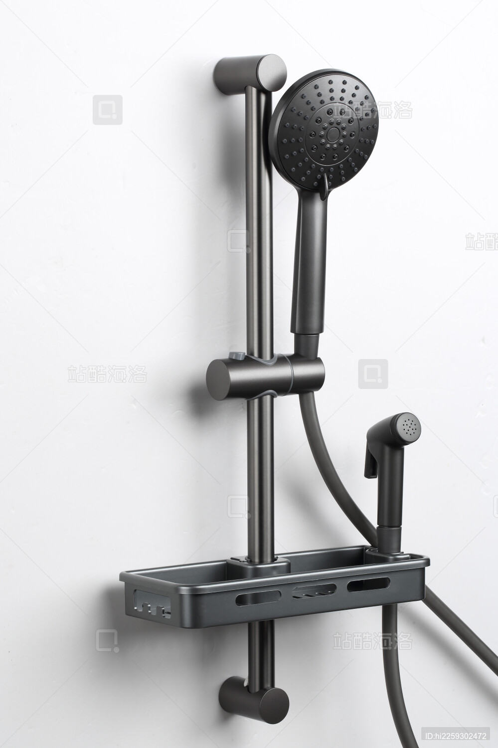 黑色淋浴花洒上的置物架白底特写