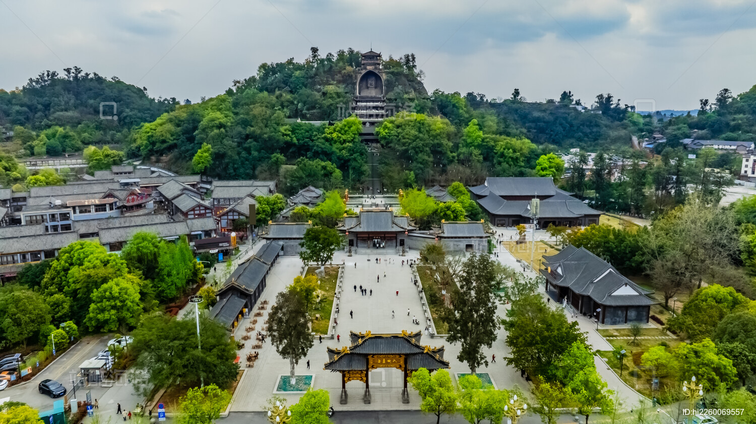 中国四川省乐山市荣县大佛石窟景区建筑