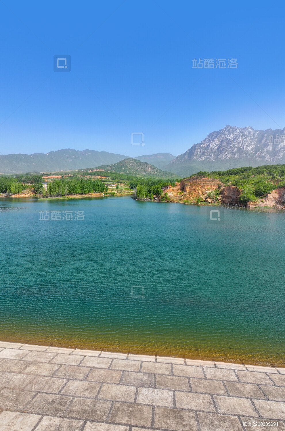 河南省郑州市登封市清凉寺水库少室山全景