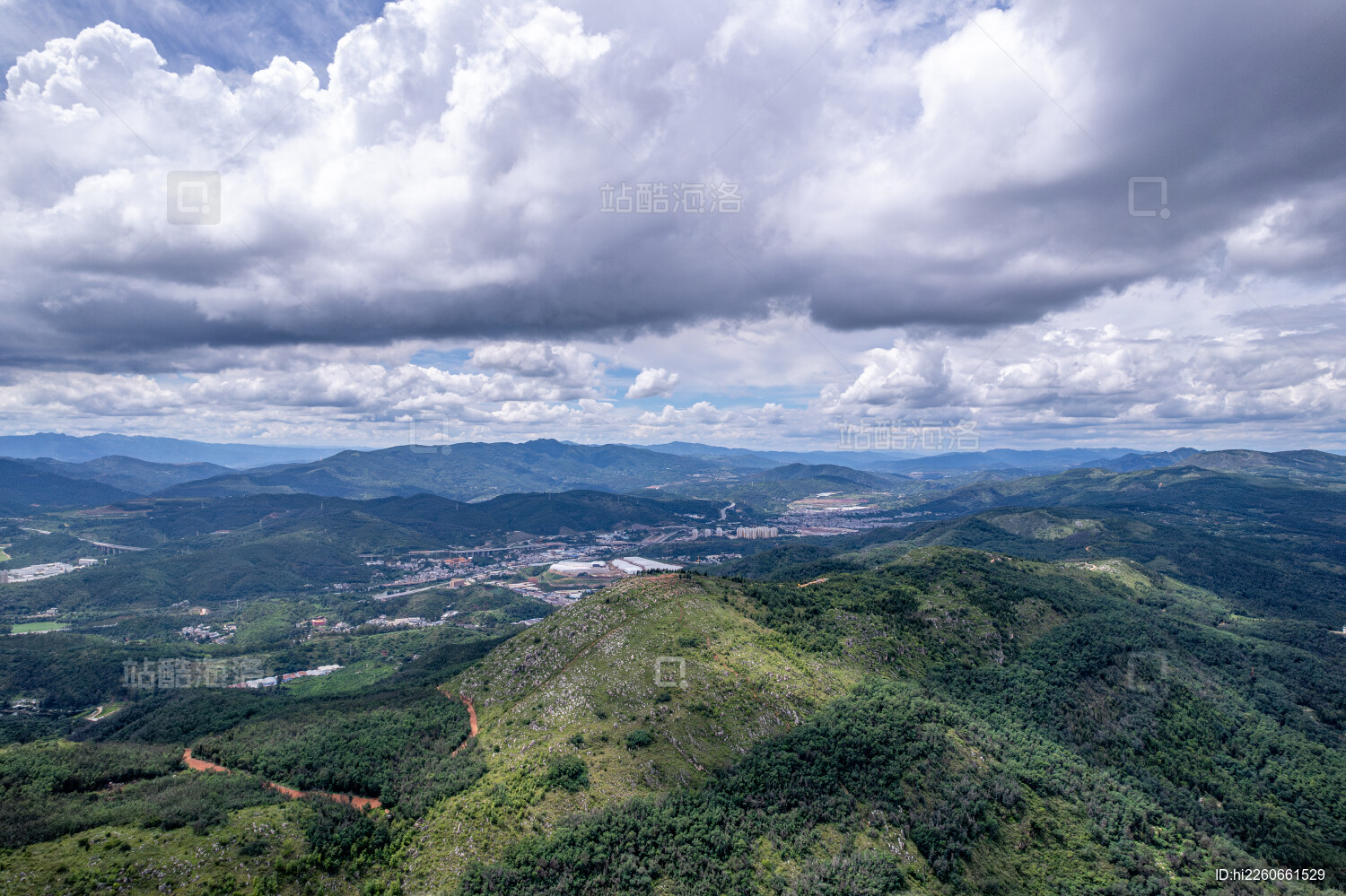 昆明长虫山俯瞰昆明全景