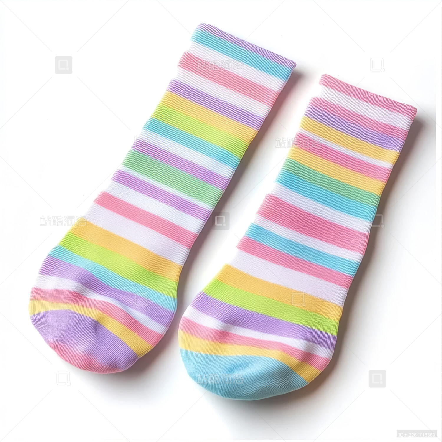 多彩条纹的纯棉舒适儿童袜子