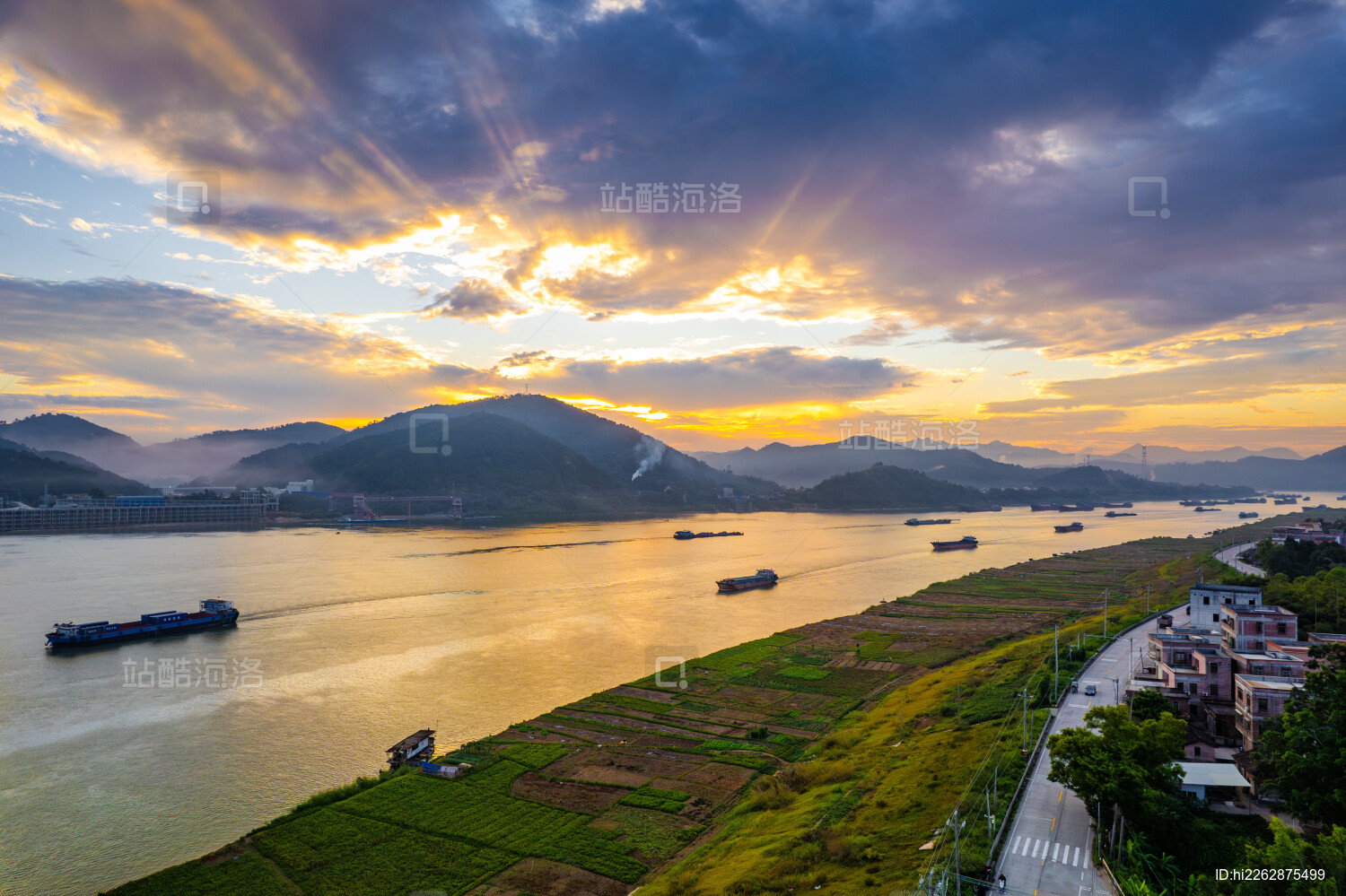 中国广东省云浮市勒头沙西江晨曦