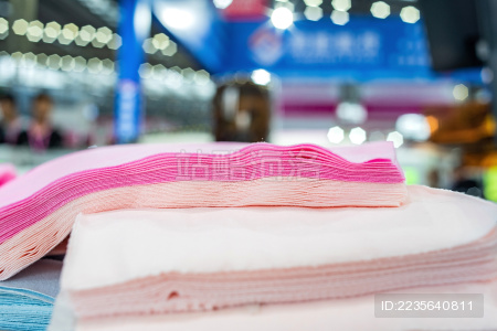 全自动裁床机裁剪的服装裁片\/纯棉针织面料特