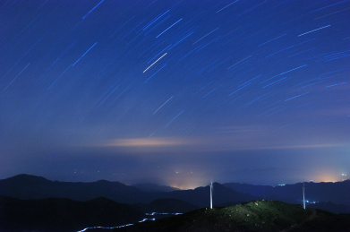 诸暨东白山上的星空