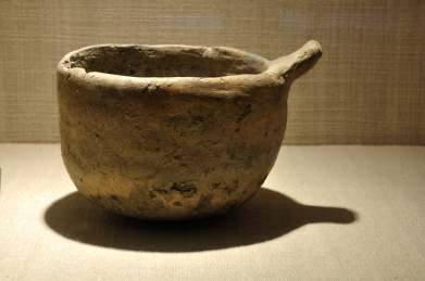 夹炭陶单把钵 中国