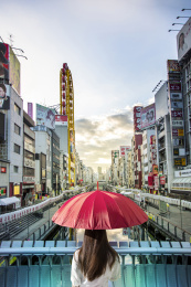 大阪道顿堀的日本少女