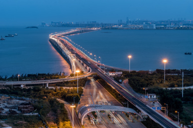 航拍厦门地标集美大桥 Aerial view of Xiamen landmark JiMei bridge